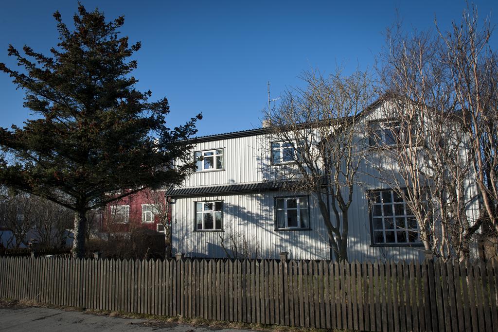 Bed And Books B&B Reykjavik Exterior photo